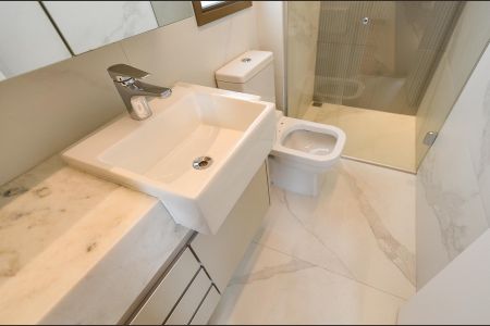Apartamento à venda com 132m², 2 quartos e 2 vagas Apartamento à venda com 132m², 2 quartos e 2 vagasBanheiro Suíte