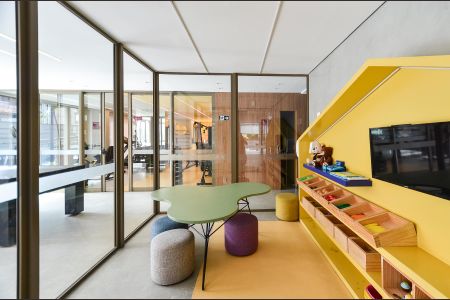 Apartamento à venda com 132m², 2 quartos e 2 vagas Apartamento à venda com 132m², 2 quartos e 2 vagasÁrea comum - Playground
