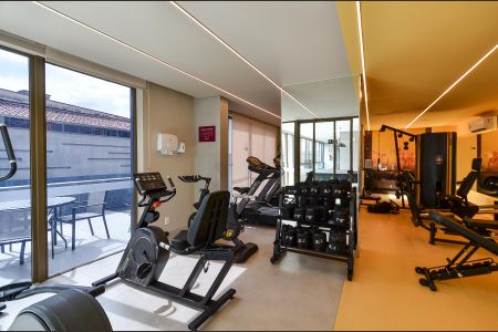 Apartamento à venda com 132m², 2 quartos e 2 vagas Apartamento à venda com 132m², 2 quartos e 2 vagasÁrea comum - Academia