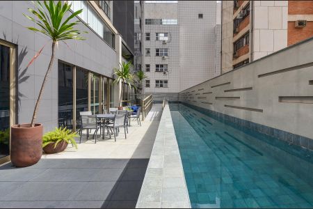 Apartamento à venda com 132m², 2 quartos e 2 vagas Apartamento à venda com 132m², 2 quartos e 2 vagasÁrea comum - Piscina