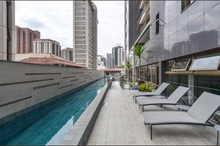 Apartamento à venda com 132m², 2 quartos e 2 vagas Apartamento à venda com 132m², 2 quartos e 2 vagasÁrea comum - Piscina