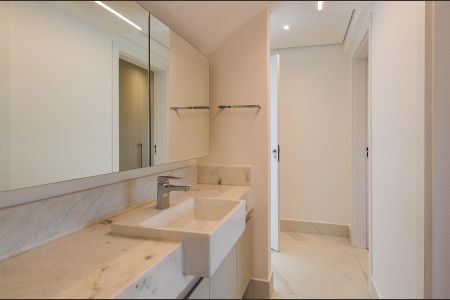 Apartamento à venda com 132m², 2 quartos e 2 vagas Apartamento à venda com 132m², 2 quartos e 2 vagasBanheiro Social