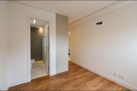 Apartamento à venda com 132m², 2 quartos e 2 vagas Apartamento à venda com 132m², 2 quartos e 2 vagasSuíte