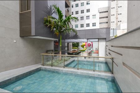 Apartamento à venda com 132m², 2 quartos e 2 vagas Apartamento à venda com 132m², 2 quartos e 2 vagasÁrea comum - Piscina