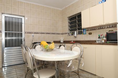 Casa à venda com 148m², 2 quartos e 2 vagasCozinha
