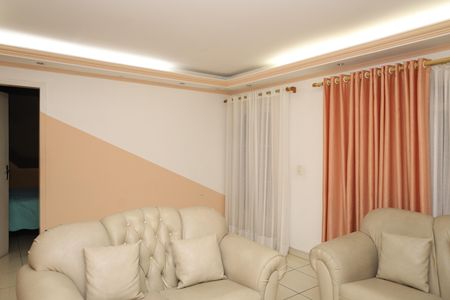 Casa à venda com 148m², 2 quartos e 2 vagasSala