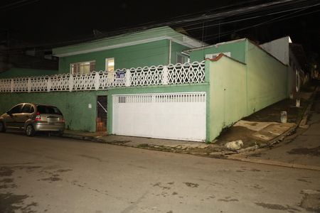 Casa à venda com 148m², 2 quartos e 2 vagas Casa à venda com 148m², 2 quartos e 2 vagasFachada do imóvel - Placa instalada na fachada do imóvel - Código da placa: WYNY-1465