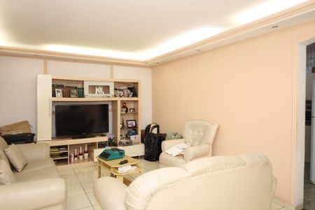 Casa à venda com 148m², 2 quartos e 2 vagasSala