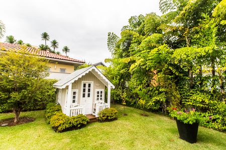 Casa de condomínio à venda com 1000m², 5 quartos e 7 vagas Casa de condomínio à venda com 1000m², 5 quartos e 7 vagasQuintal