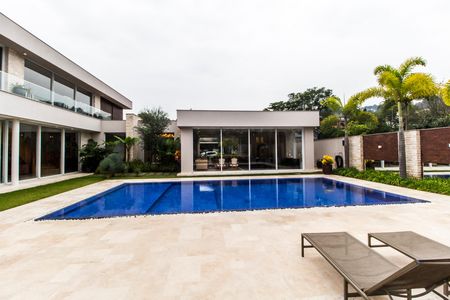 Casa de condomínio à venda com 1000m², 5 quartos e 7 vagas Casa de condomínio à venda com 1000m², 5 quartos e 7 vagasPiscina