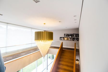 Casa de condomínio à venda com 1000m², 5 quartos e 7 vagas Casa de condomínio à venda com 1000m², 5 quartos e 7 vagasVista