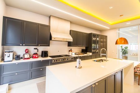 Casa de condomínio à venda com 1000m², 5 quartos e 7 vagas Casa de condomínio à venda com 1000m², 5 quartos e 7 vagasCozinha