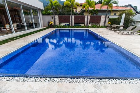 Casa de condomínio à venda com 1000m², 5 quartos e 7 vagas Casa de condomínio à venda com 1000m², 5 quartos e 7 vagasPiscina