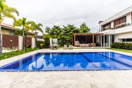 Casa de condomínio à venda com 1000m², 5 quartos e 7 vagas Casa de condomínio à venda com 1000m², 5 quartos e 7 vagasVista da Sala