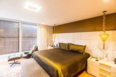Casa de condomínio à venda com 1000m², 5 quartos e 7 vagas Casa de condomínio à venda com 1000m², 5 quartos e 7 vagasSuíte master