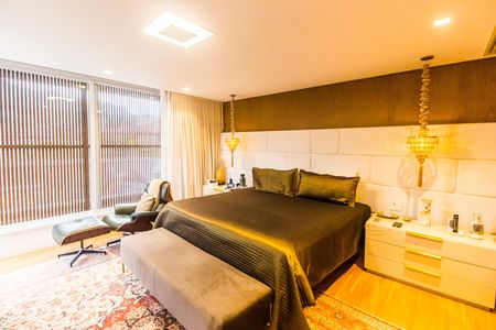 Casa de condomínio à venda com 1000m², 5 quartos e 7 vagas Casa de condomínio à venda com 1000m², 5 quartos e 7 vagasSuíte master