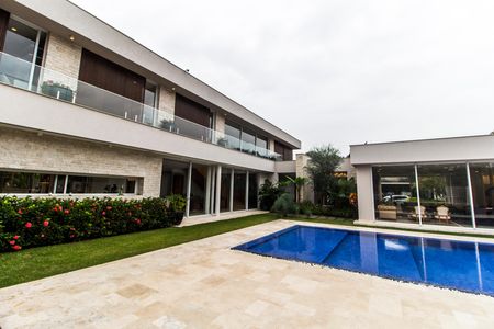 Casa de condomínio à venda com 1000m², 5 quartos e 7 vagas Casa de condomínio à venda com 1000m², 5 quartos e 7 vagasPiscina