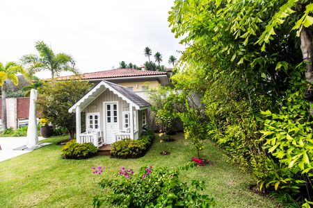 Casa de condomínio à venda com 1000m², 5 quartos e 7 vagas Casa de condomínio à venda com 1000m², 5 quartos e 7 vagasQuintal
