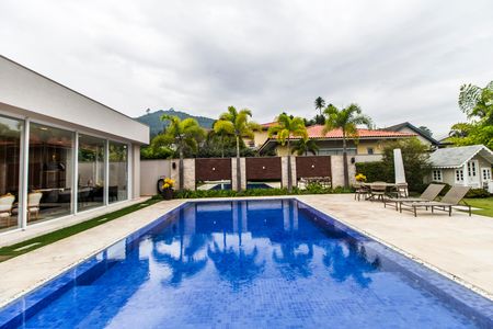 Casa de condomínio à venda com 1000m², 5 quartos e 7 vagas Casa de condomínio à venda com 1000m², 5 quartos e 7 vagasPiscina