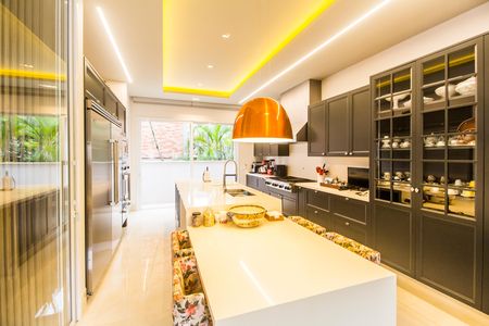 Casa de condomínio à venda com 1000m², 5 quartos e 7 vagas Casa de condomínio à venda com 1000m², 5 quartos e 7 vagasCozinha