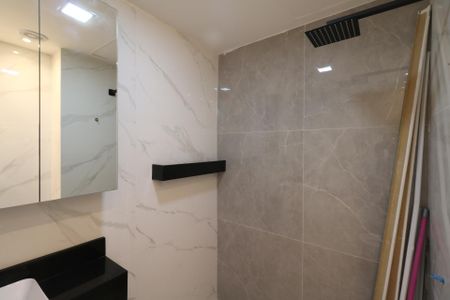 Banheiro de apartamento à venda com 3 quartos, 54m² em Canhema, Diadema