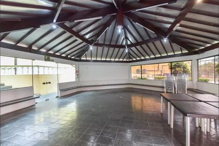 Apartamento à venda com 42m², 2 quartos e 1 vaga Apartamento à venda com 42m², 2 quartos e 1 vagaÁrea comum - Salão de festas