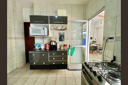 Casa à venda com 5 quartos, 200m² em Sagrada Família, Belo Horizonte