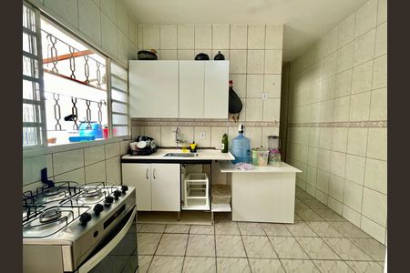 Casa à venda com 5 quartos, 200m² em Sagrada Família, Belo Horizonte