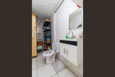 Casa à venda com 216m², 3 quartos e 5 vagas Casa à venda com 216m², 3 quartos e 5 vagasEscritório - Banheiro