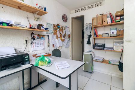 Casa à venda com 216m², 3 quartos e 5 vagas Casa à venda com 216m², 3 quartos e 5 vagasEscritório