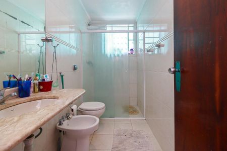 Casa à venda com 216m², 3 quartos e 5 vagas Casa à venda com 216m², 3 quartos e 5 vagasBanheiro 2