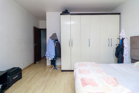 Casa à venda com 216m², 3 quartos e 5 vagas Casa à venda com 216m², 3 quartos e 5 vagasSuíte