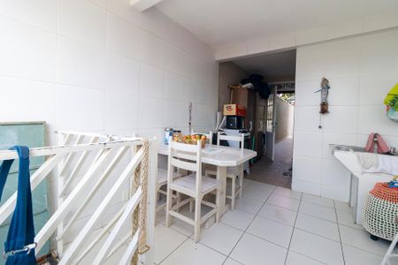Casa à venda com 216m², 3 quartos e 5 vagas Casa à venda com 216m², 3 quartos e 5 vagasÁrea de Serviço