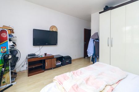 Casa à venda com 216m², 3 quartos e 5 vagas Casa à venda com 216m², 3 quartos e 5 vagasSuíte