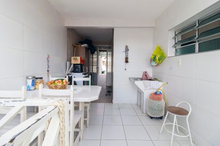 Casa à venda com 216m², 3 quartos e 5 vagas Casa à venda com 216m², 3 quartos e 5 vagasÁrea de Serviço