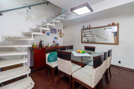 Casa à venda com 216m², 3 quartos e 5 vagas Casa à venda com 216m², 3 quartos e 5 vagasSala de Jantar