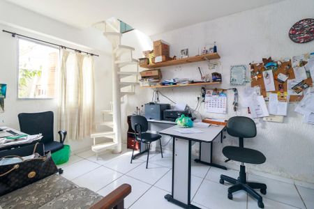 Casa à venda com 216m², 3 quartos e 5 vagas Casa à venda com 216m², 3 quartos e 5 vagasEscritório