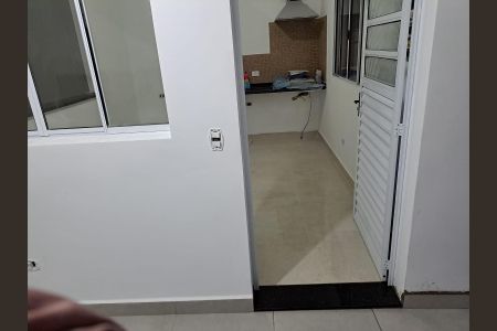 Cozinha de casa para alugar com 2 quartos, 100m² em Vila Fidalgo, São Paulo