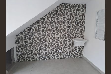 Área de Serviço de casa para alugar com 2 quartos, 100m² em Vila Fidalgo, São Paulo