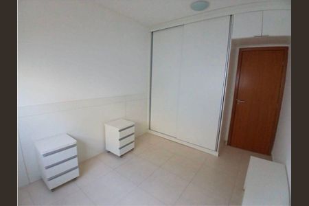 Quarto de kitnet/studio à venda com 1 quarto, 102m² em Itapoã, Belo Horizonte