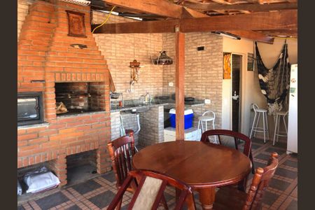 Casa à venda com 3 quartos, 125m² em Parque Ramos Freitas, São Paulo