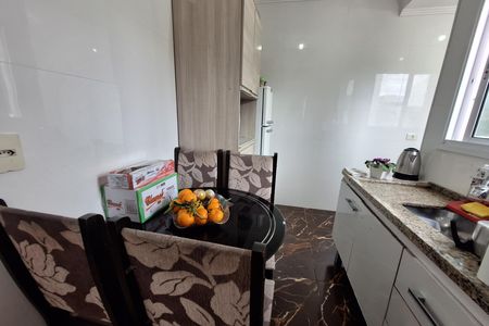 Cozinha de apartamento à venda com 2 quartos, 72m² em Jardim Utinga, Santo André