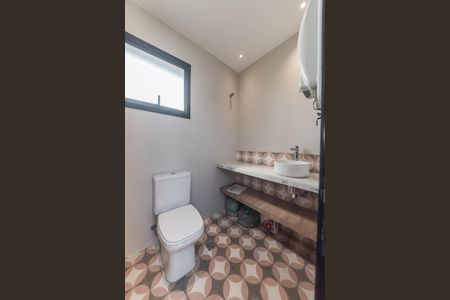 Apartamento à venda com 190m², 2 quartos e 3 vagas Apartamento à venda com 190m², 2 quartos e 3 vagasVaranda - Piscina - Banheiro