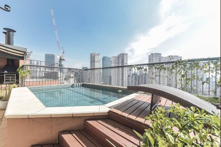 Apartamento à venda com 190m², 2 quartos e 3 vagas Apartamento à venda com 190m², 2 quartos e 3 vagasVaranda - Piscina