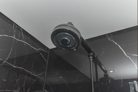 Apartamento à venda com 190m², 2 quartos e 3 vagas Apartamento à venda com 190m², 2 quartos e 3 vagasBanheiro da Suíte 2