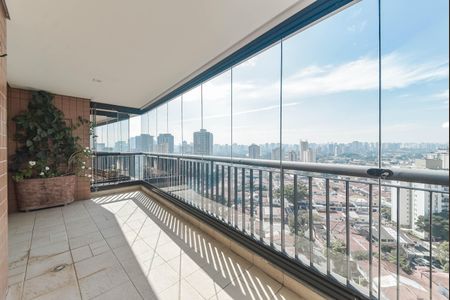 Apartamento à venda com 190m², 2 quartos e 3 vagas Apartamento à venda com 190m², 2 quartos e 3 vagasVaranda - Piscina