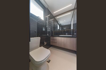 Apartamento à venda com 190m², 2 quartos e 3 vagas Apartamento à venda com 190m², 2 quartos e 3 vagasBanheiro da Suíte 2