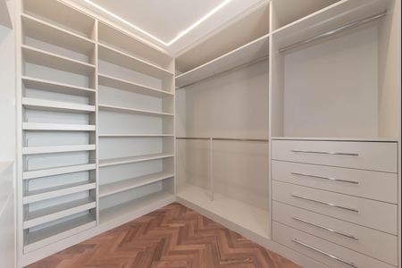 Apartamento à venda com 190m², 2 quartos e 3 vagas Apartamento à venda com 190m², 2 quartos e 3 vagasSuite 2 - Closet