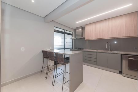 Apartamento à venda com 190m², 2 quartos e 3 vagas Apartamento à venda com 190m², 2 quartos e 3 vagasCozinha