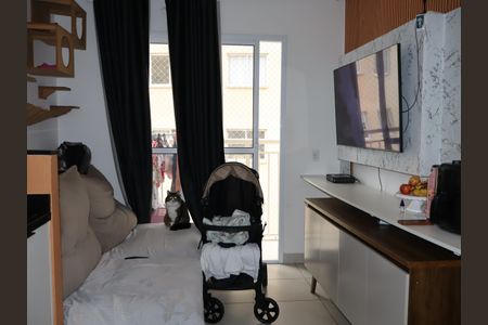 Sala, cozinha e área de serviço de apartamento à venda com 2 quartos, 35m² em Vila Ema, São Paulo